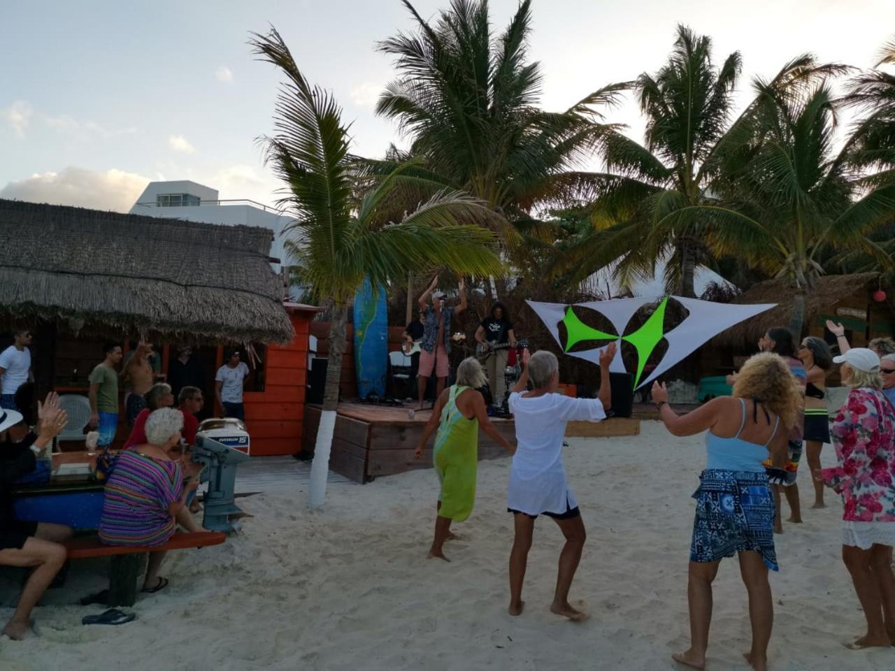 The Diving Lodge Downtown Puerto Morelos Exteriör bild